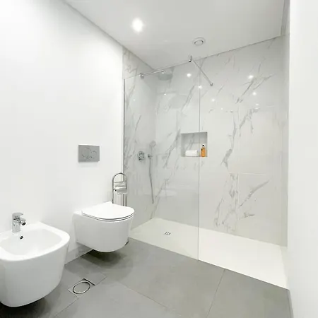 Enchanted Bay 卡马拉-德洛布什