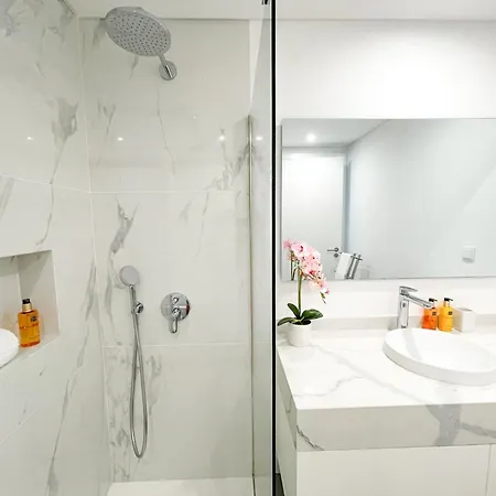 Enchanted Bay * 卡马拉-德洛布什