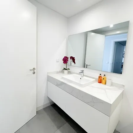 Enchanted Bay Apartment